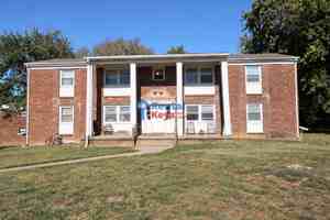 featured image of 916 Parkview Dr
