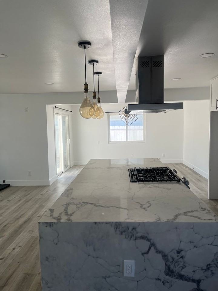 705 705 Jay Circle Front House - Photo 3 of 10