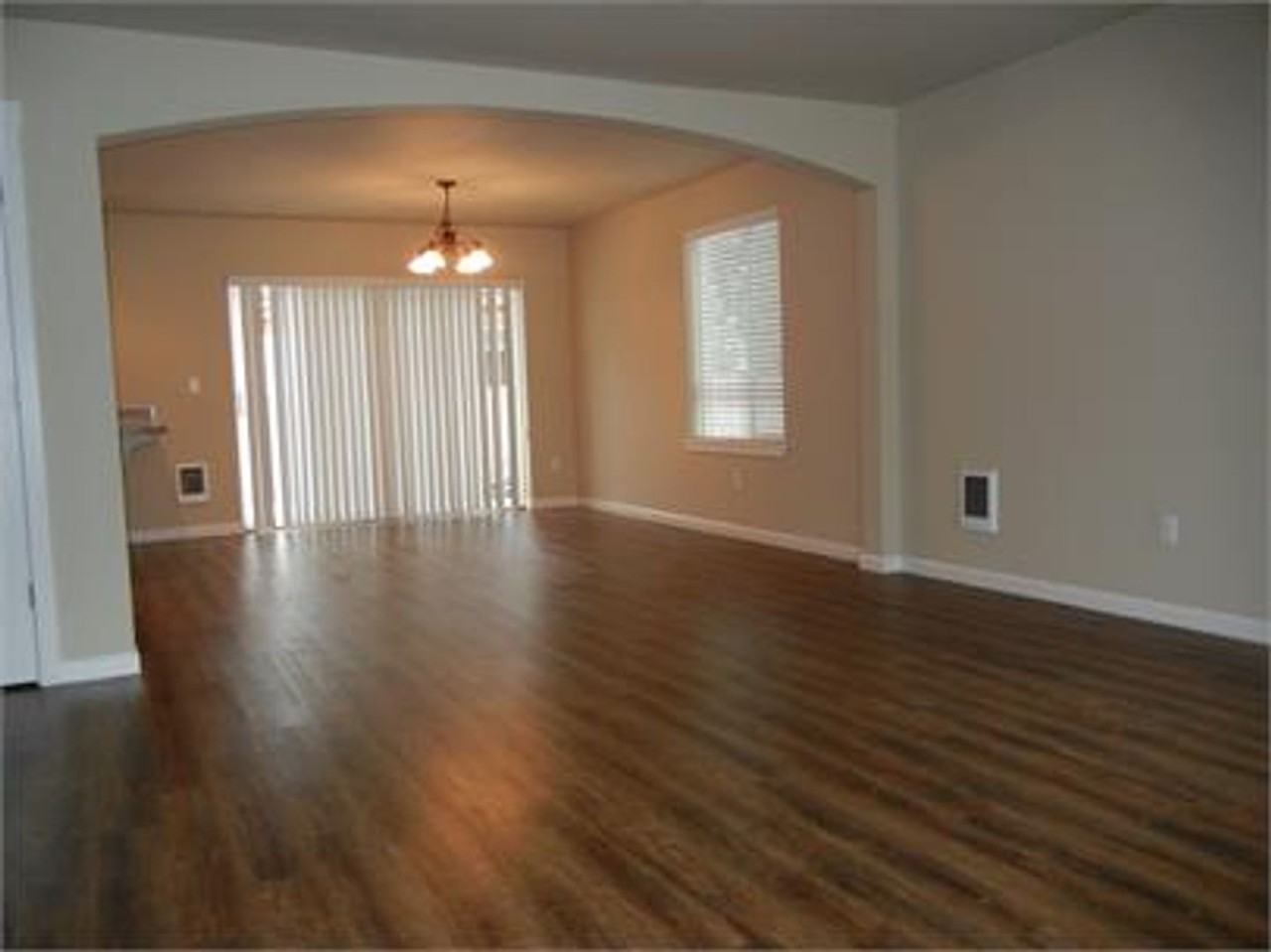 3630 Hoadly St Se - Photo 3 of 28