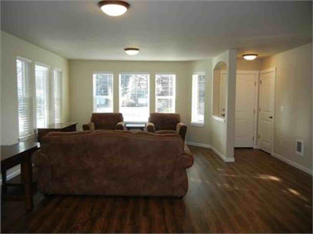 3630 Hoadly St Se - Photo 6 of 28