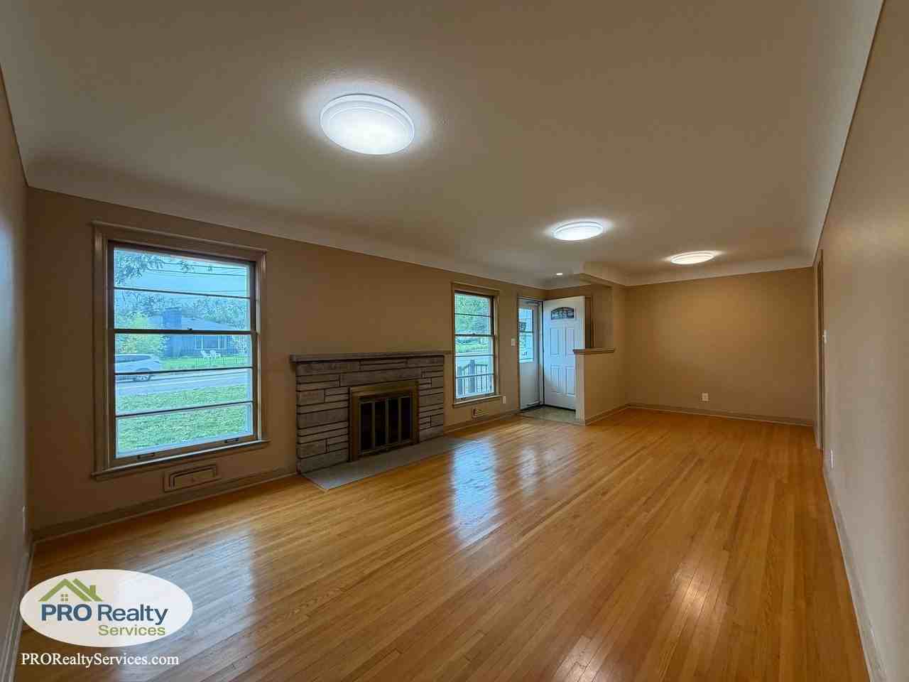 4620 Valley View Rd - Photo 2 of 31