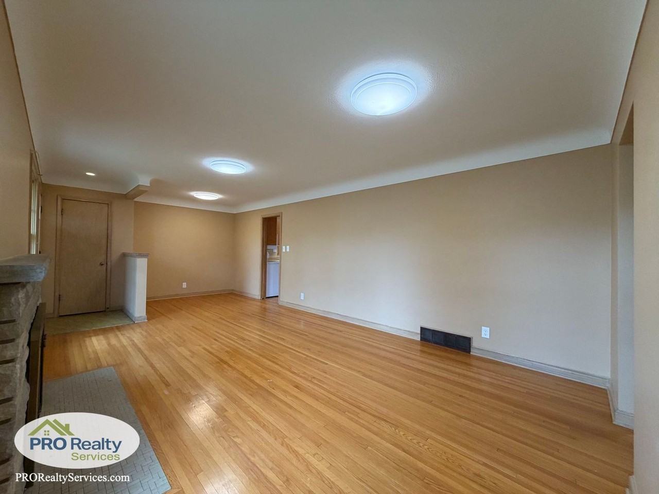 4620 Valley View Rd - Photo 3 of 31