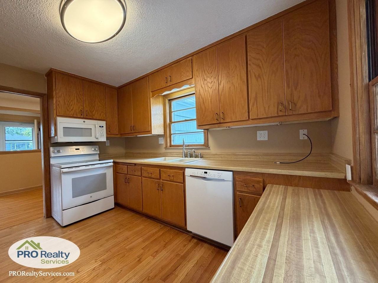4620 Valley View Rd - Photo 5 of 31