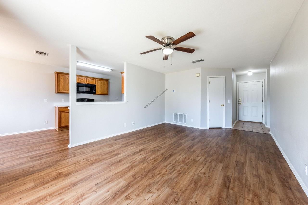 15102 Nuttall Dr - Photo 6 of 38