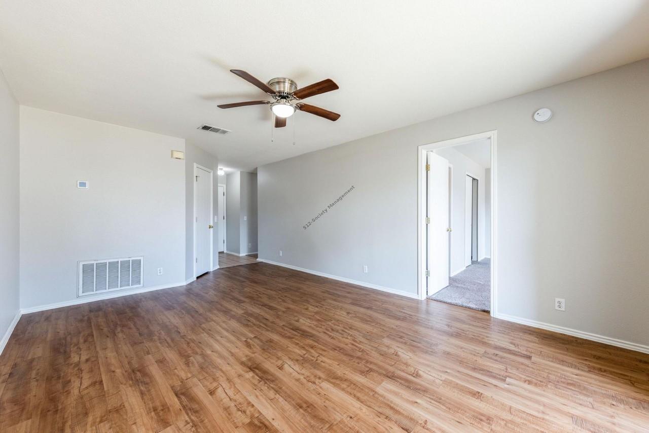 15102 Nuttall Dr - Photo 7 of 38