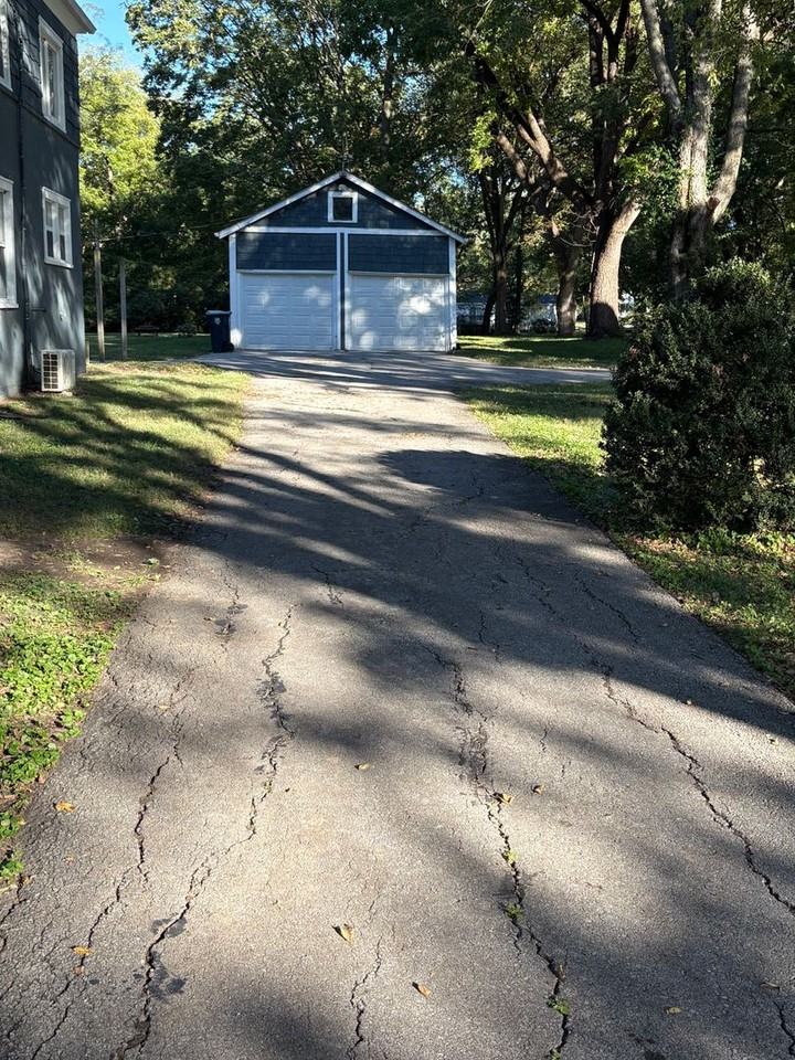 11101 Sunnyslope Dr - Photo 2 of 16