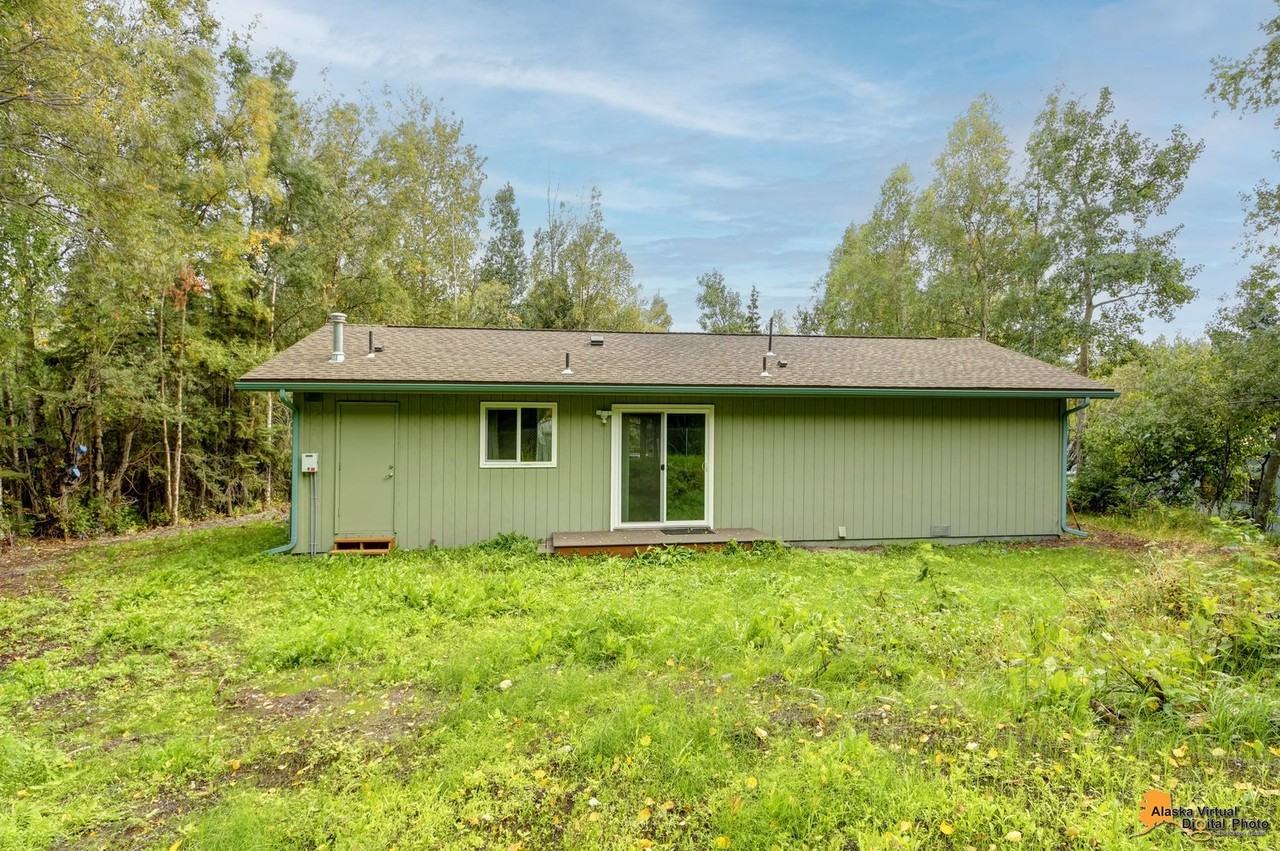 13910 Specking Ave - Photo 7 of 23