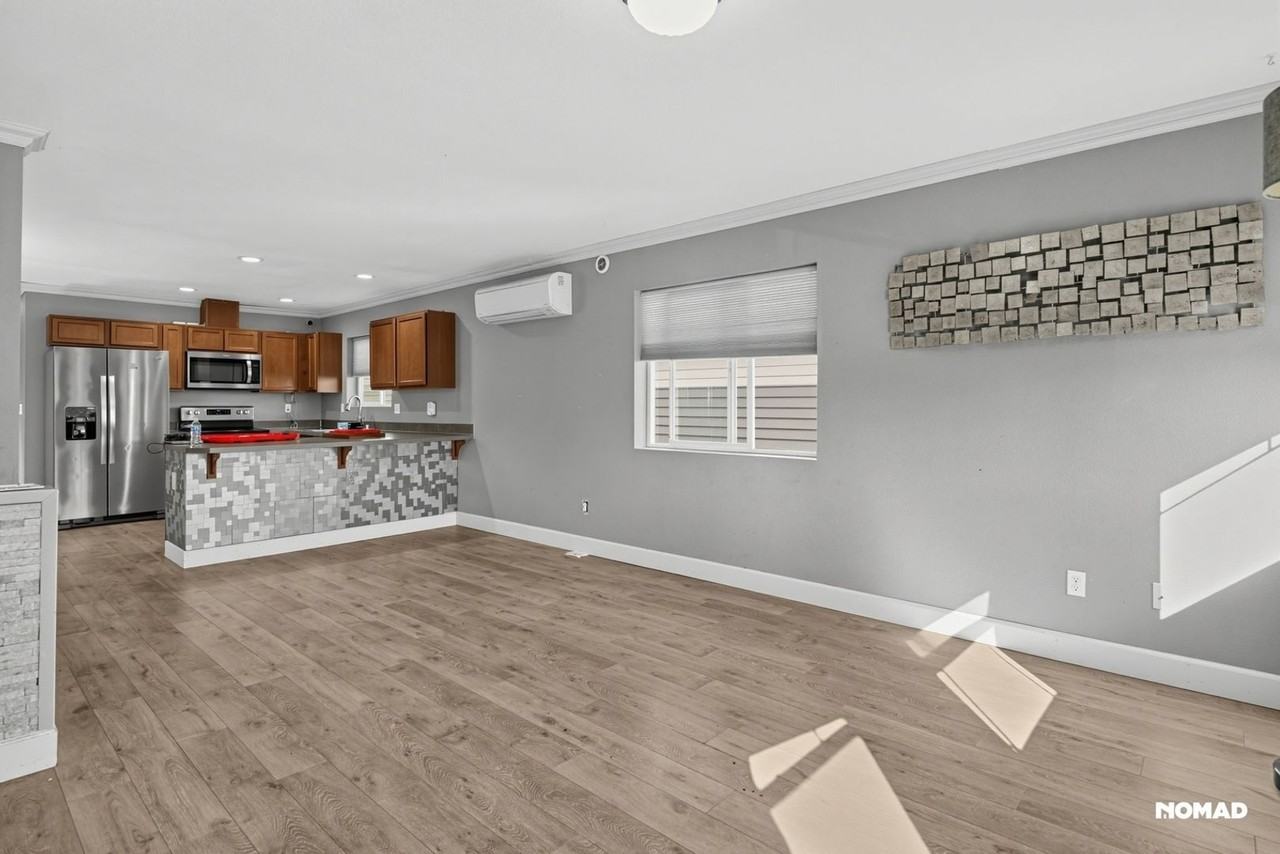 6610 S Tyler St - Photo 3 of 29