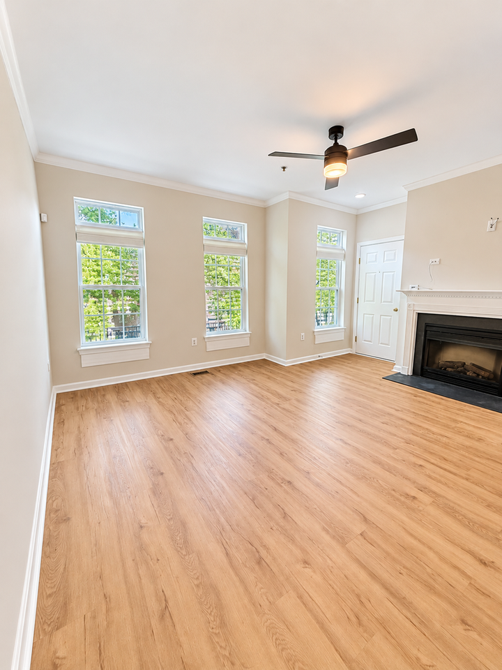 5504 Capital Gateway Dr - Photo 3 of 21