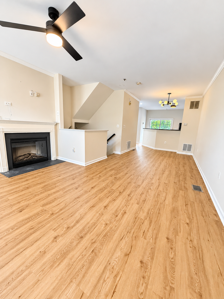 5504 Capital Gateway Dr - Photo 4 of 21