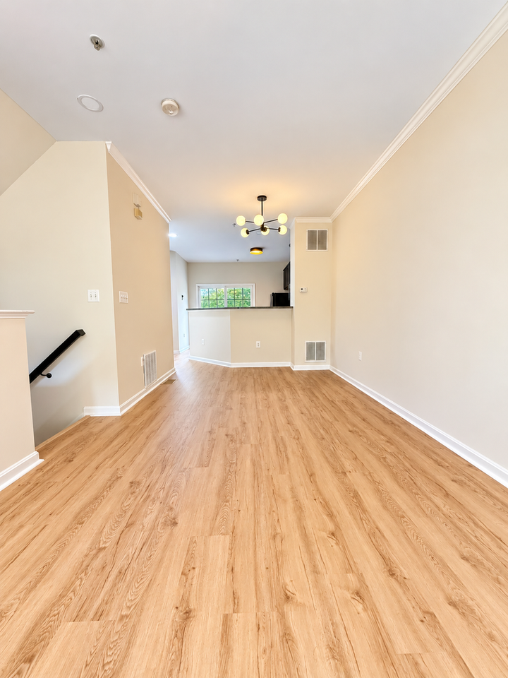 5504 Capital Gateway Dr - Photo 5 of 21