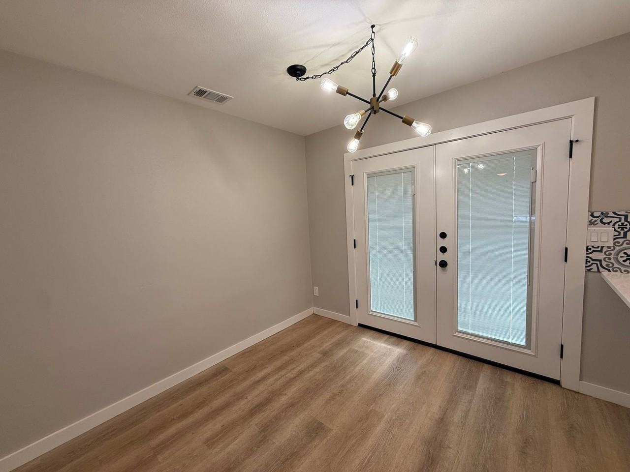 207 Schirra Pl - Photo 6 of 17
