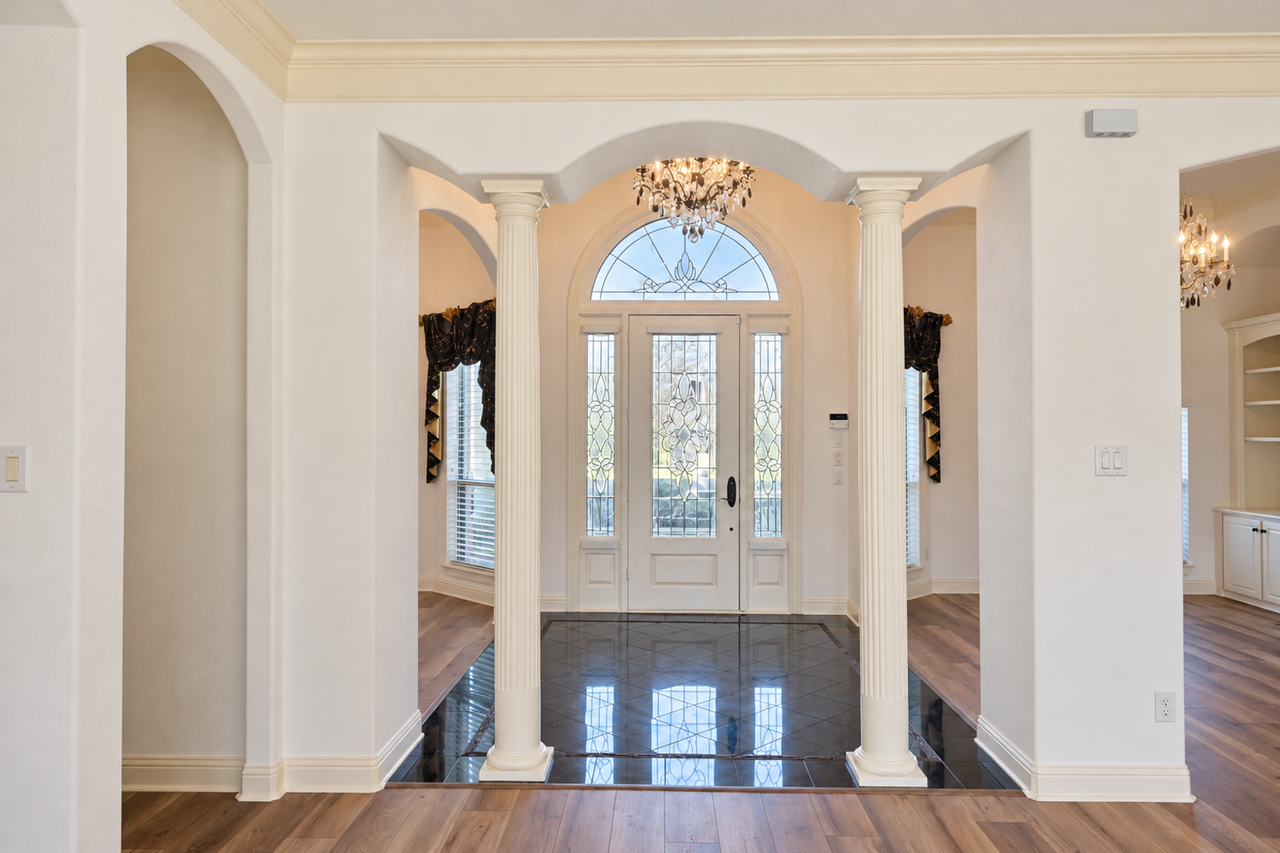 1428 Windmill Hill Ln - Photo 3 of 33