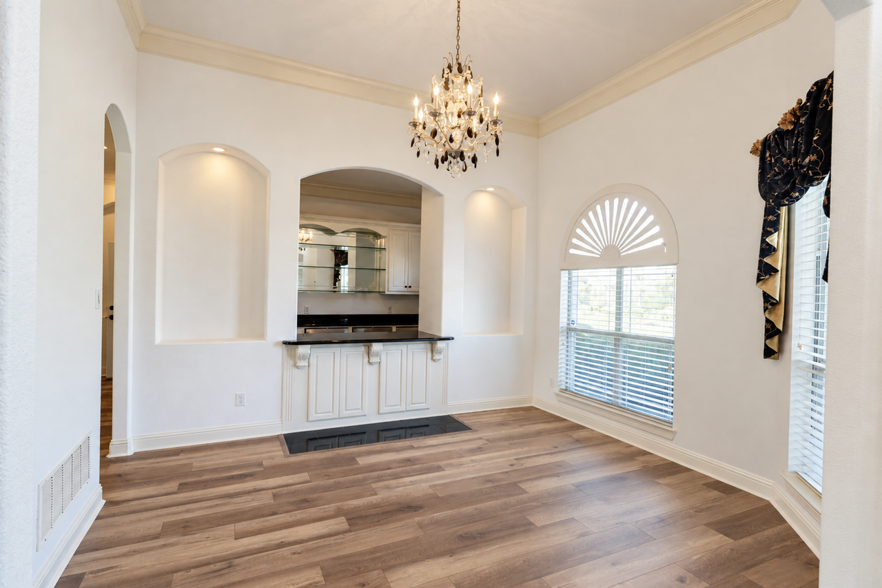 1428 Windmill Hill Ln - Photo 5 of 33