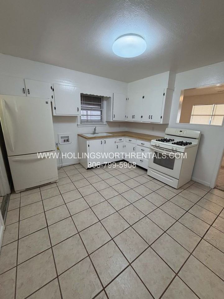 5009 35th St - Photo 5 of 13