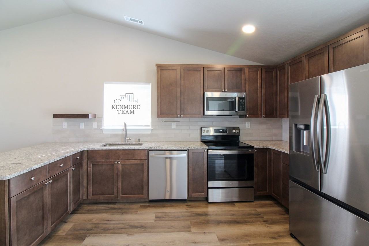 6202 Tyre Dr - Photo 6 of 16