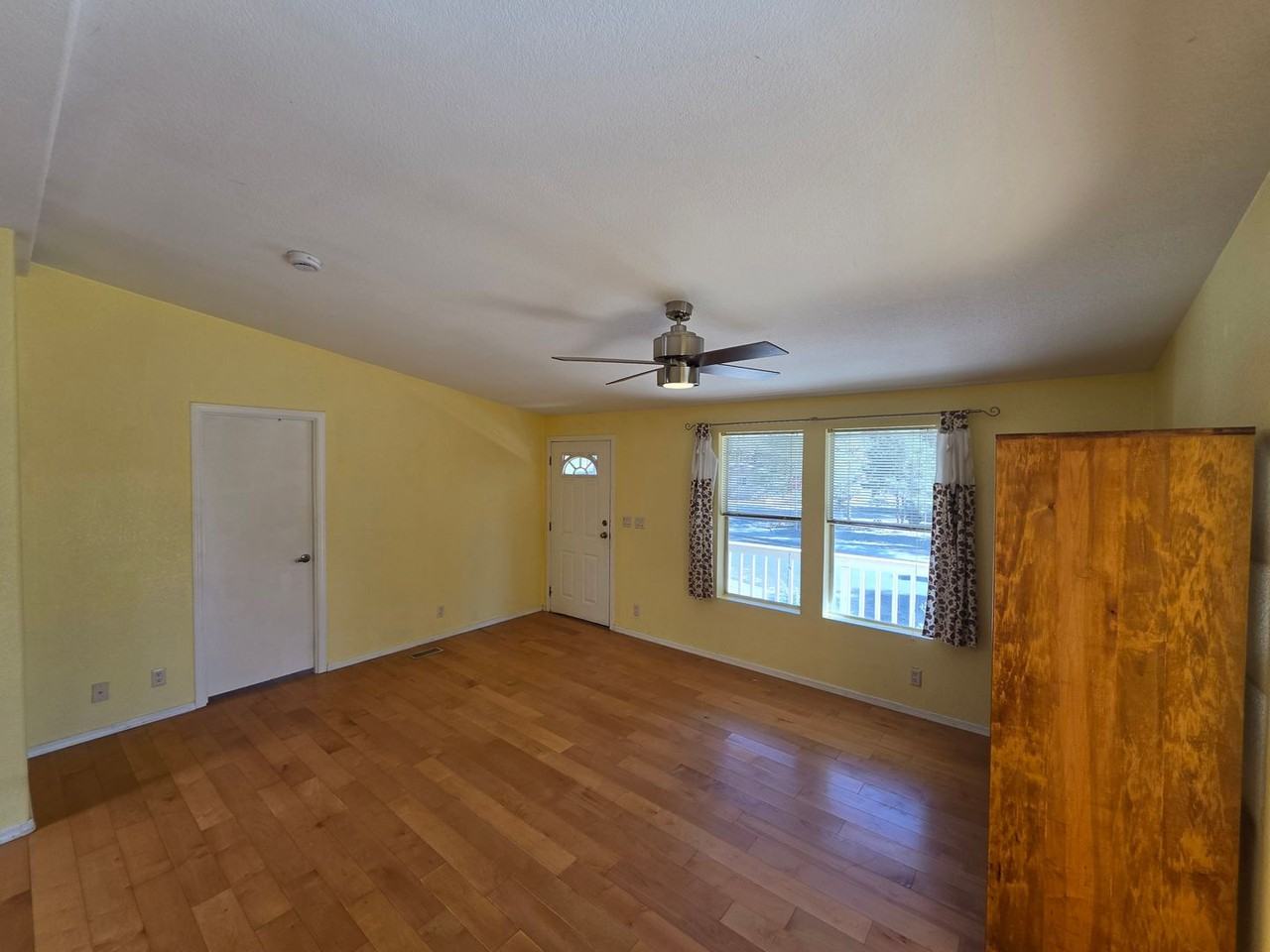 2475 W Rock Island Ave - Photo 5 of 33