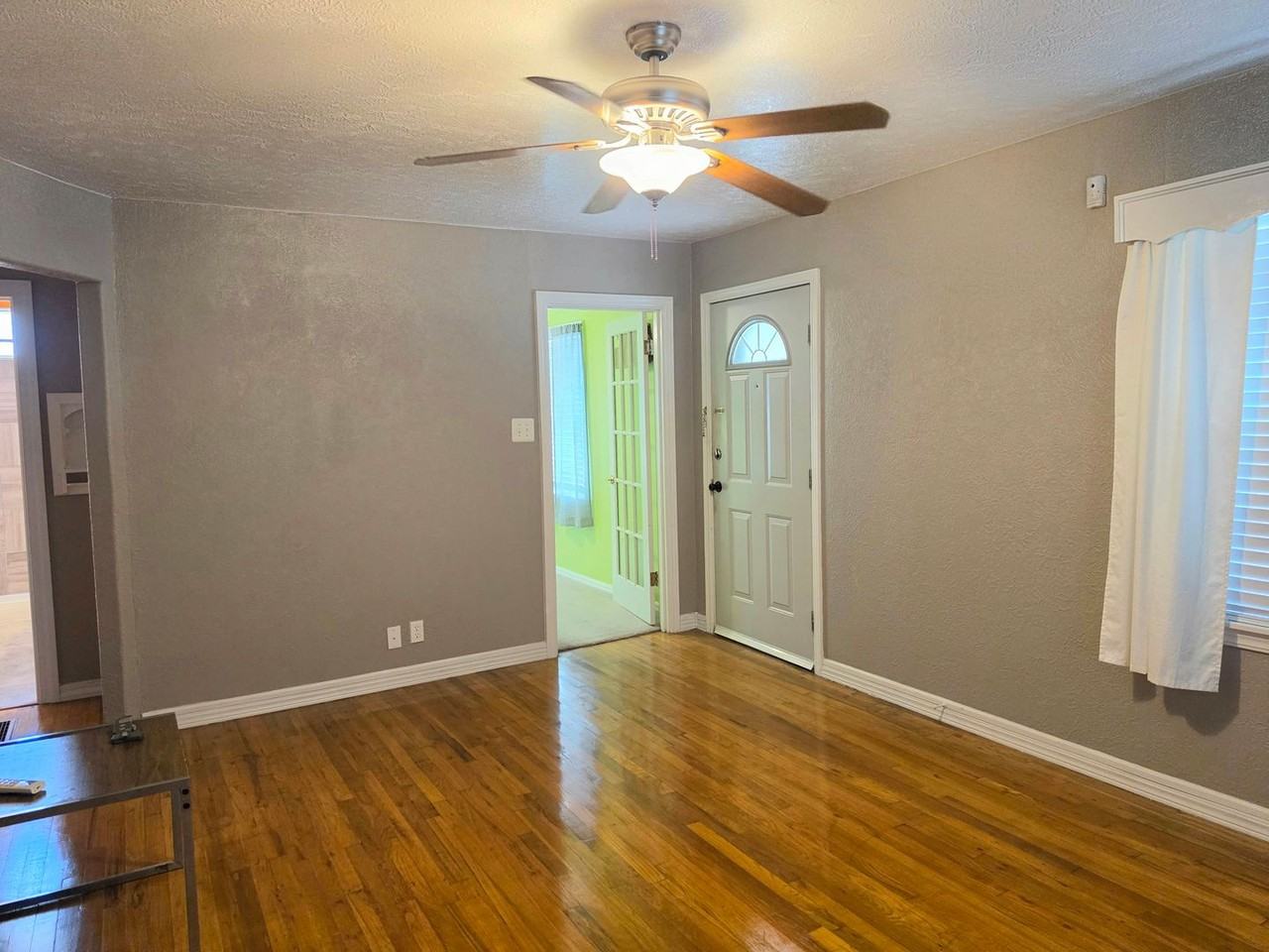 133 S Houston Ave - Photo 6 of 34