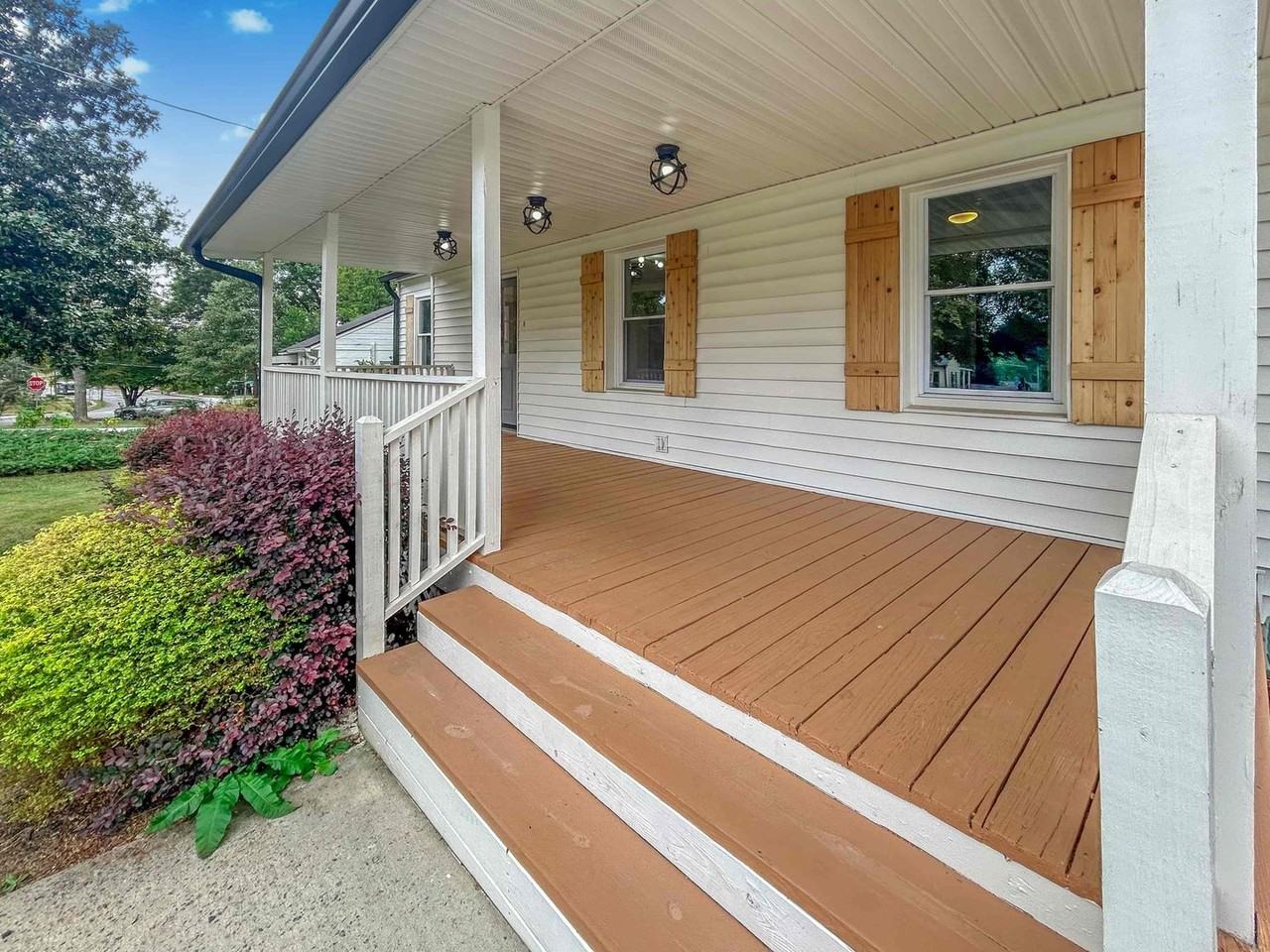 230 Aviation Rd Se - Photo 3 of 29