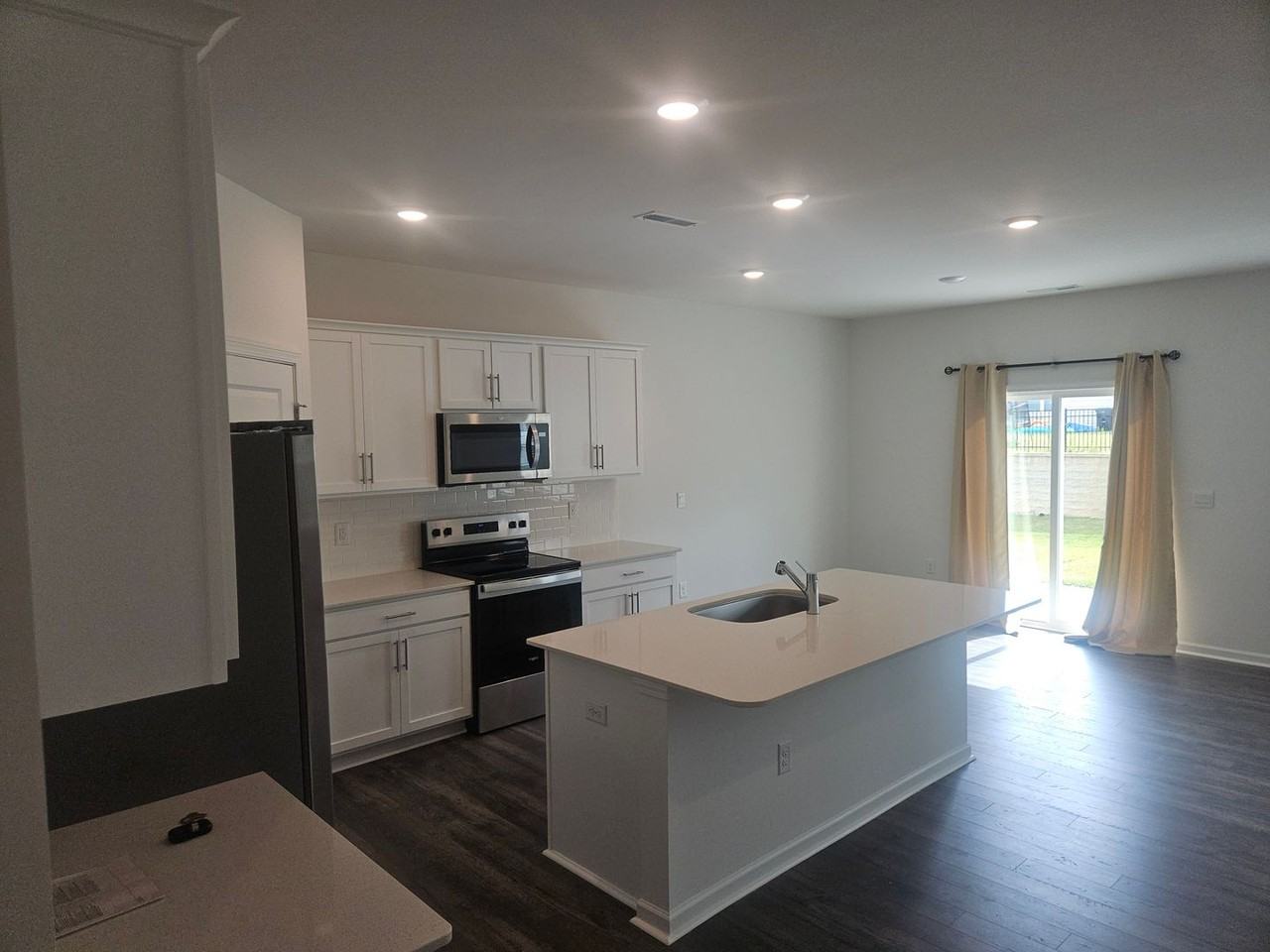 390 Hanging Elm Ln - Photo 4 of 24