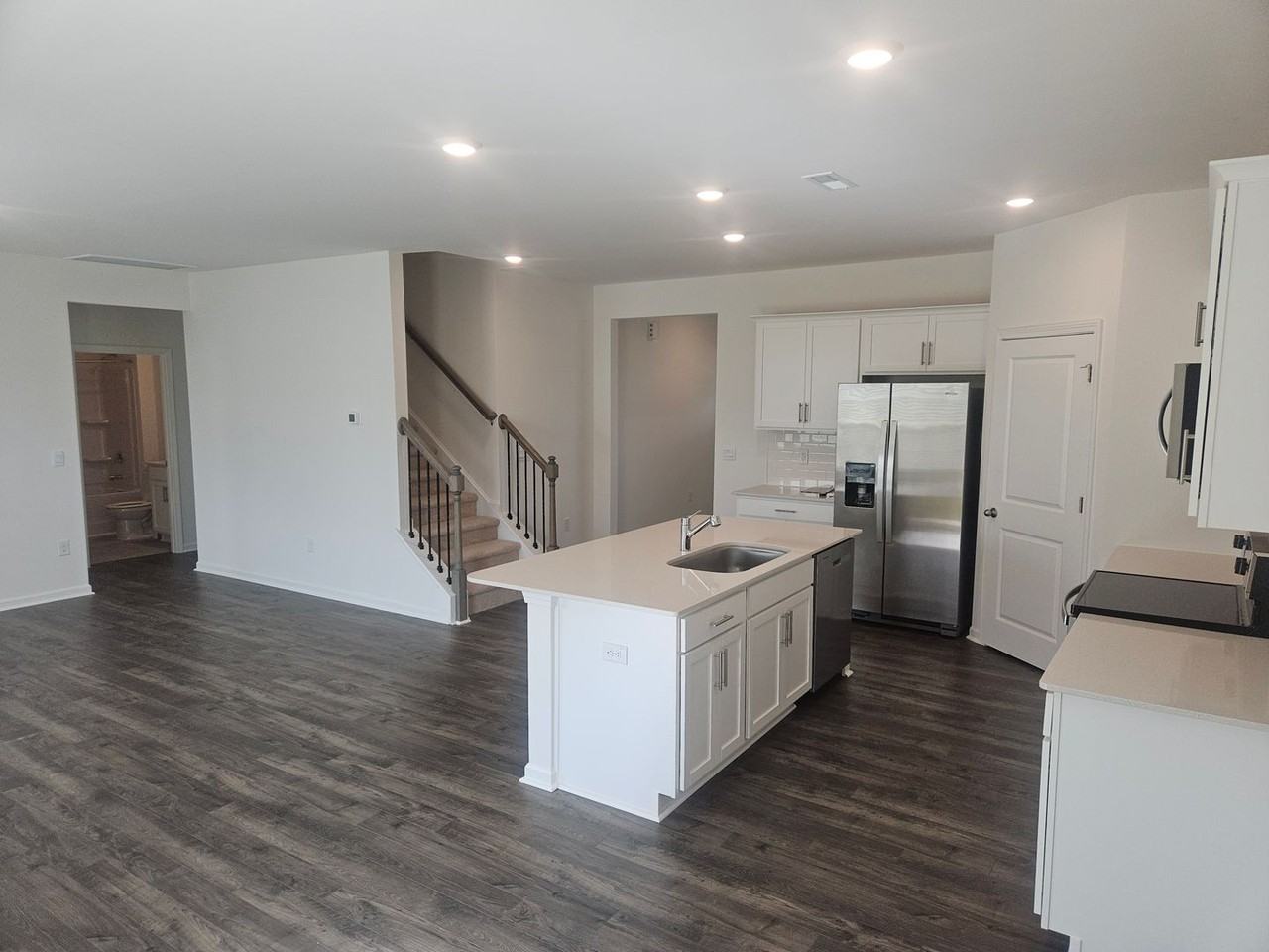 390 Hanging Elm Ln - Photo 5 of 24