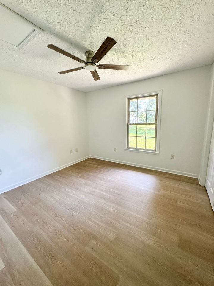 1750 Register Dr - Photo 5 of 28