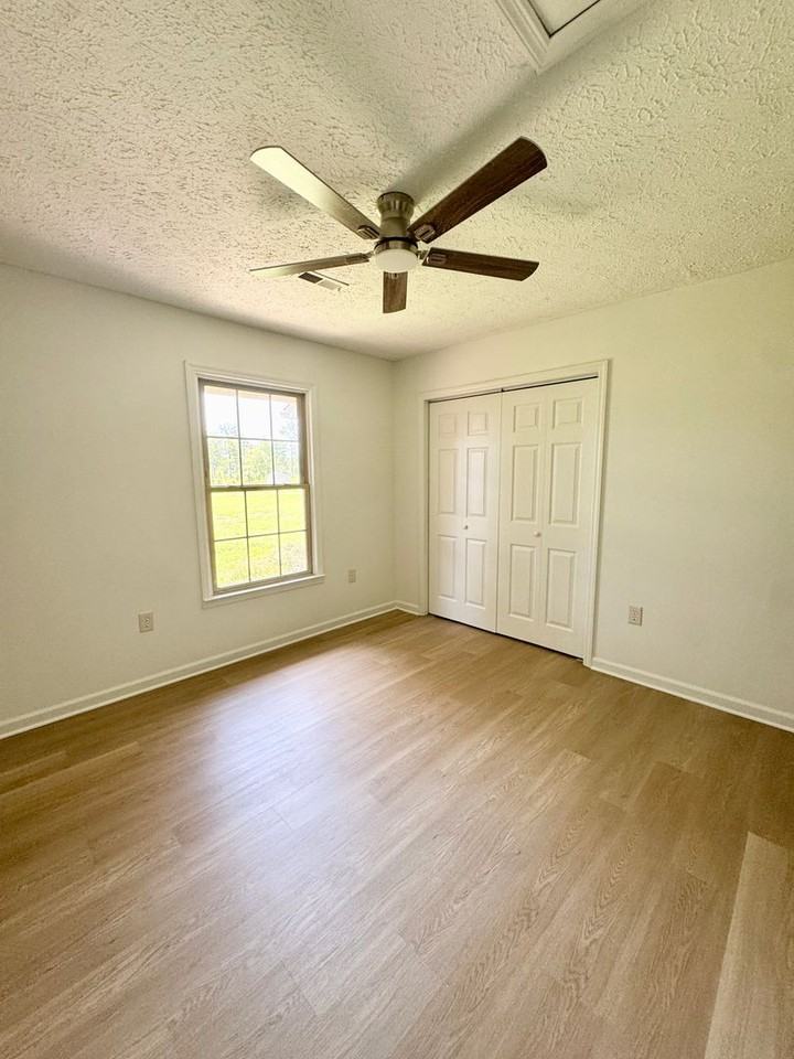 1750 Register Dr - Photo 6 of 28