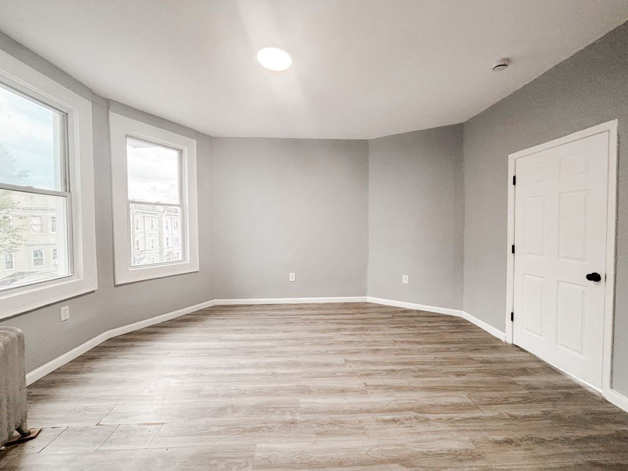 807 S 17th St - Photo 5 of 20