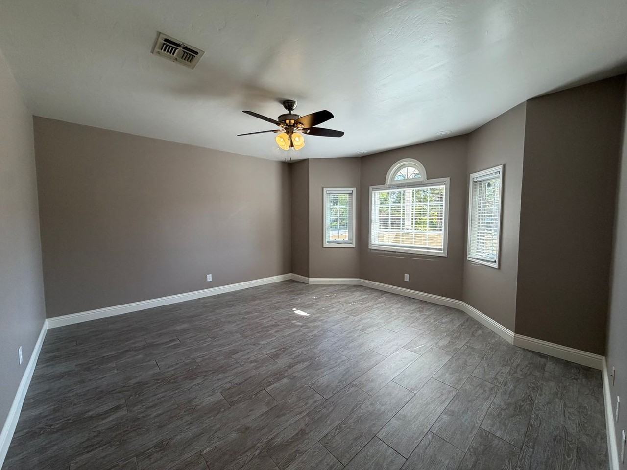 12308 Old Town Rd - Photo 7 of 18