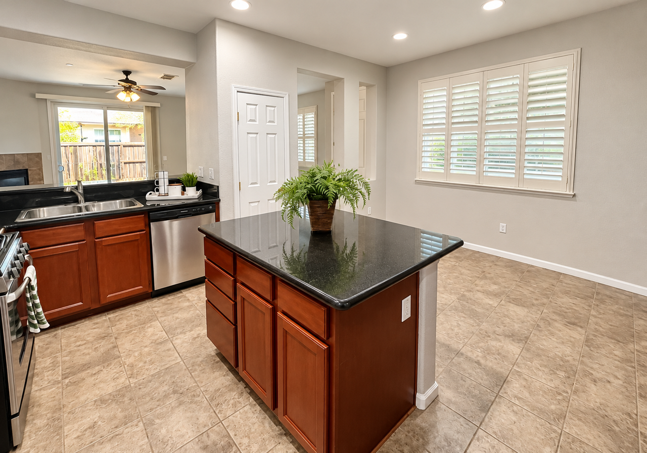1070 Sierra View Cir - Photo 3 of 21