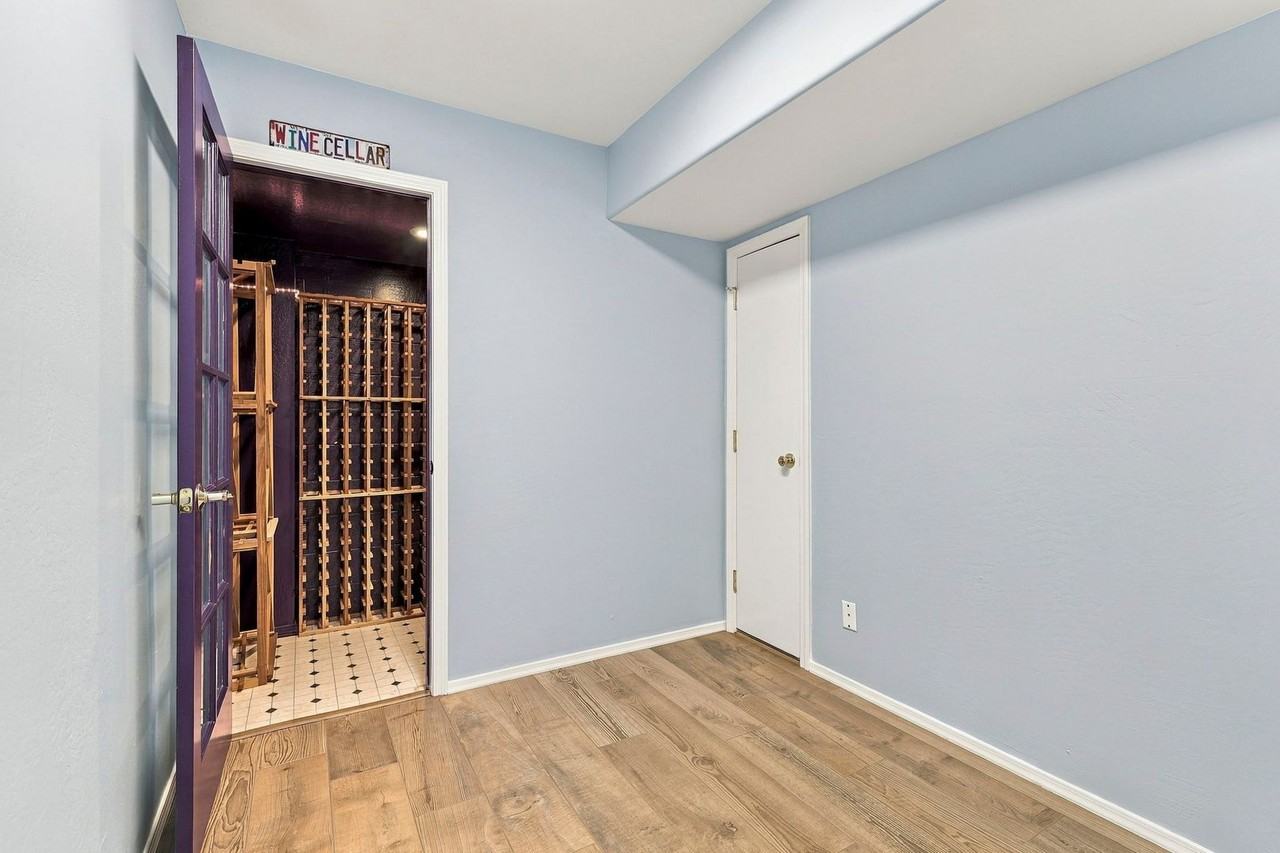 2101 Meander - Photo 4 of 21