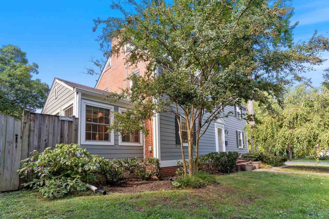 3114 Russell Rd - Photo 2 of 50