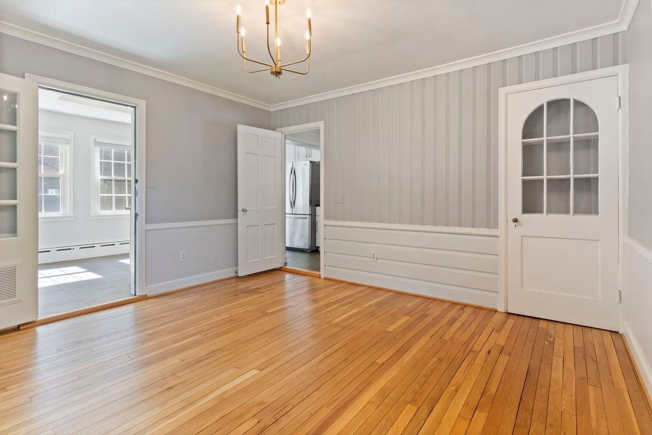 3114 Russell Rd - Photo 5 of 50
