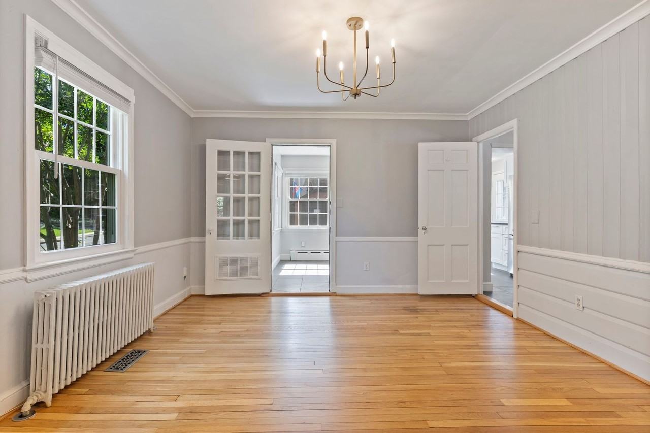 3114 Russell Rd - Photo 6 of 50