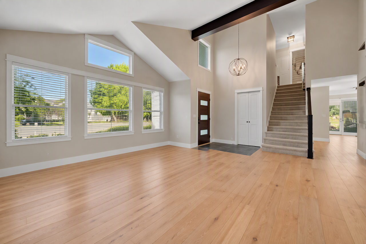 15525 Sw Hearth Ct - Photo 3 of 16