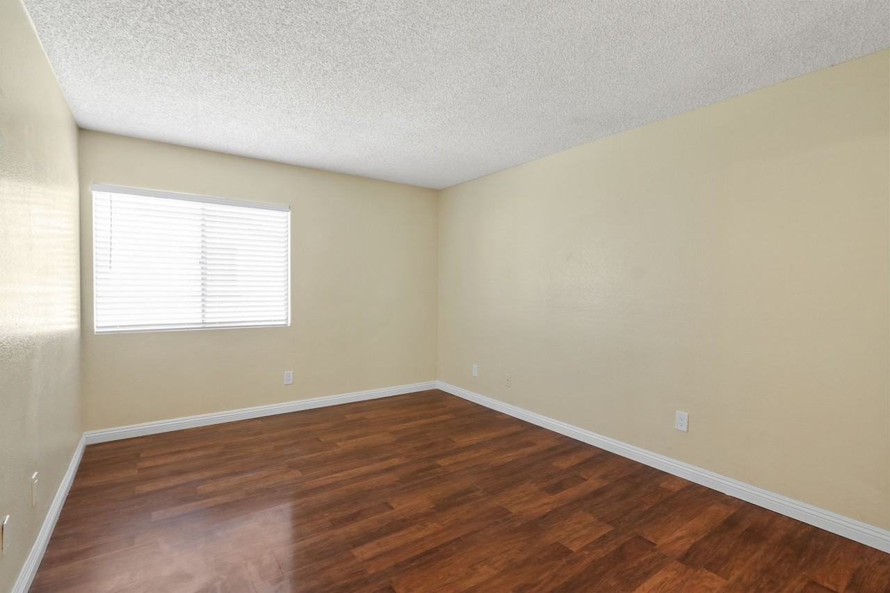 8362 Sunset Trail Pl #E - Photo 6 of 11