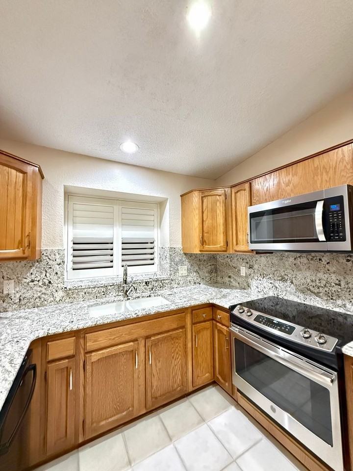 745 Paseo Granada - Photo 5 of 27