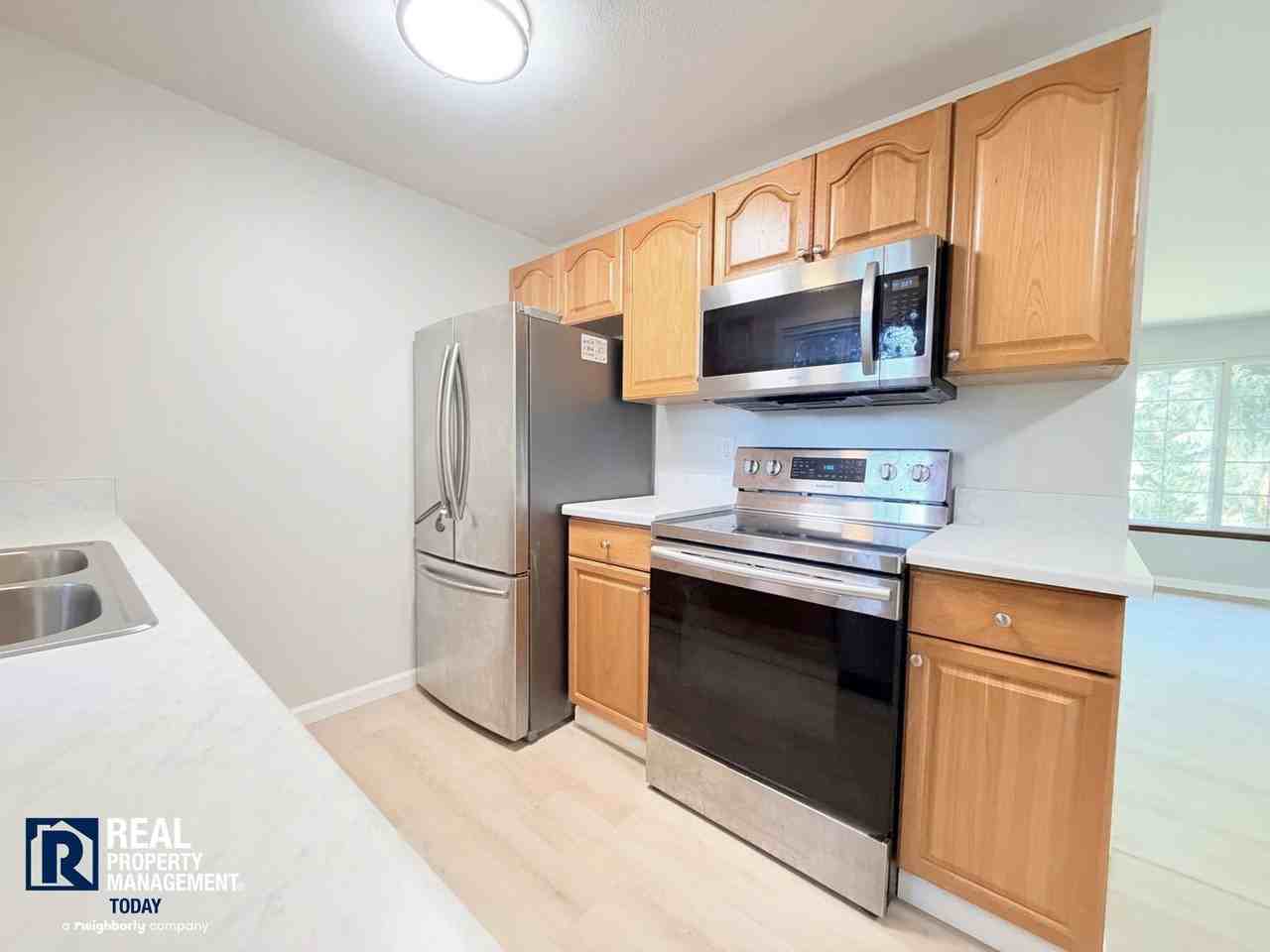 6510 188th Ave E - Photo 5 of 22