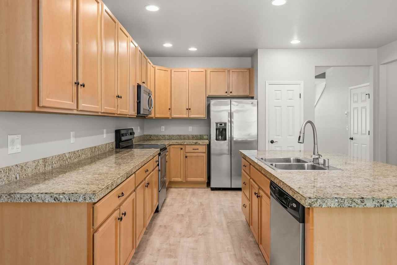 11264 Borgen Loop - Photo 2 of 25