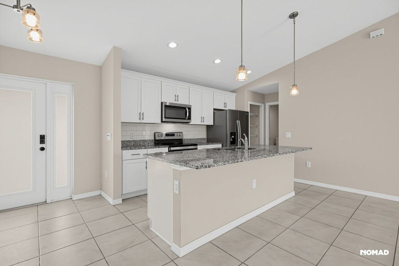 1536 Nw 24th Ave - Photo 2 of 40