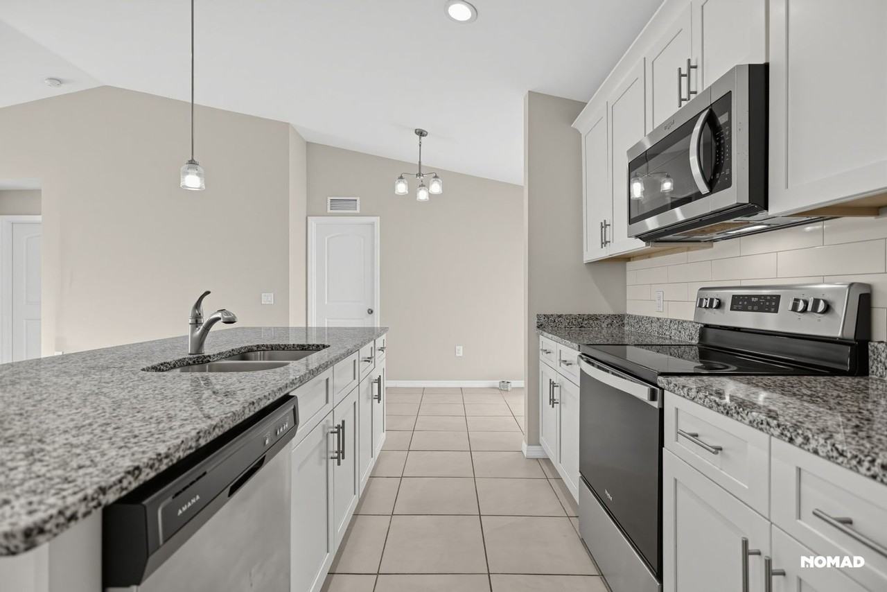 1536 Nw 24th Ave - Photo 3 of 40