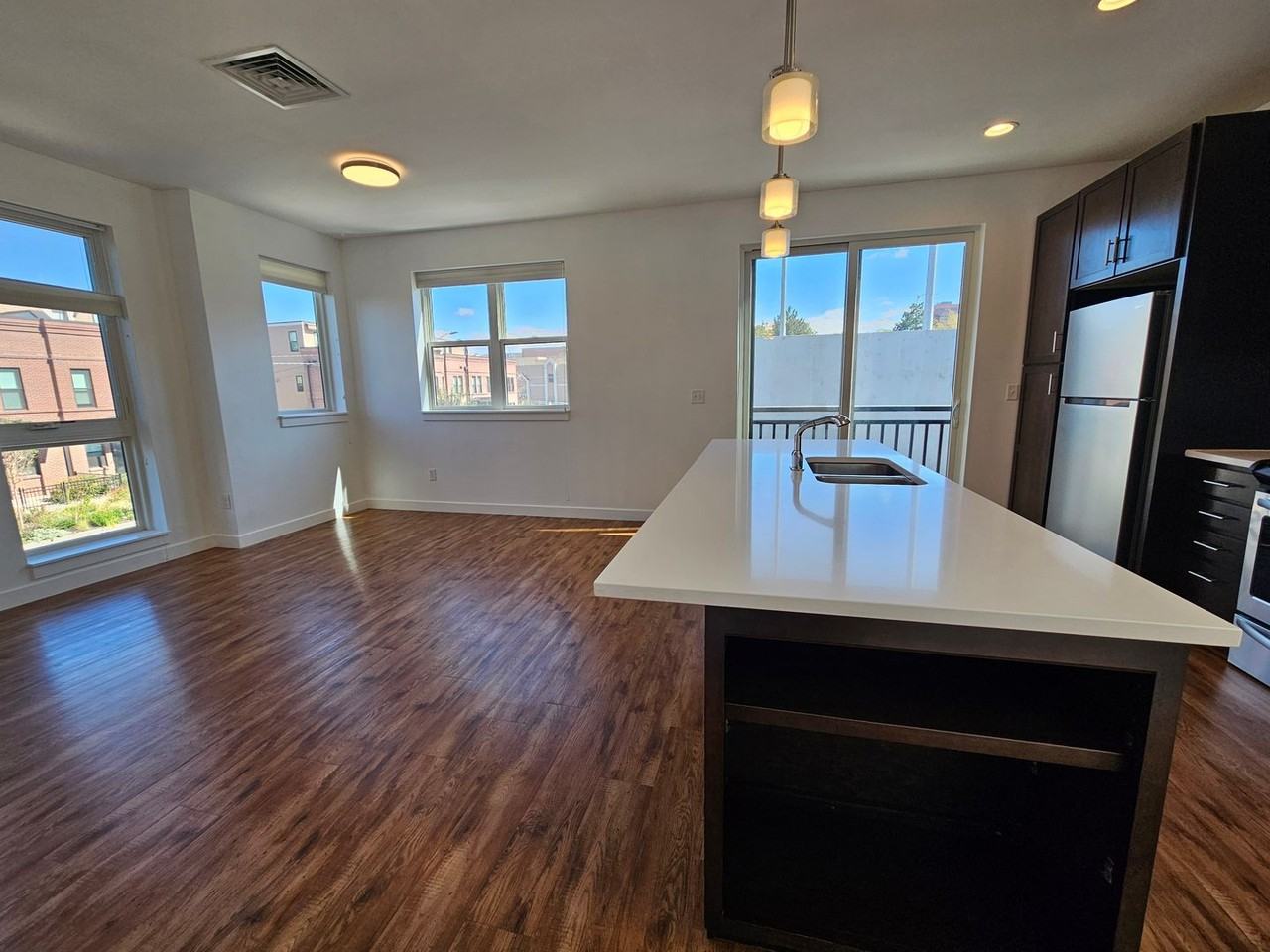 770 24th St - Photo 3 of 47