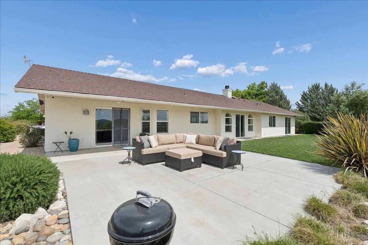 5565 High Ridge Rd - Photo 2 of 3