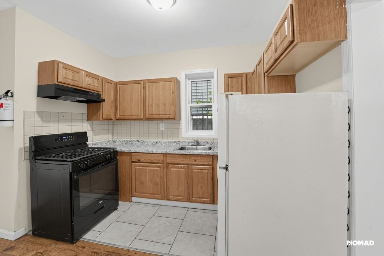 72 Norwood St - Photo 2 of 50