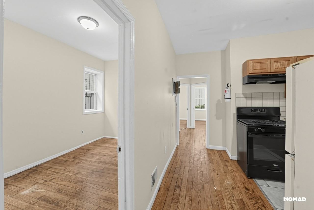 72 Norwood St - Photo 3 of 50