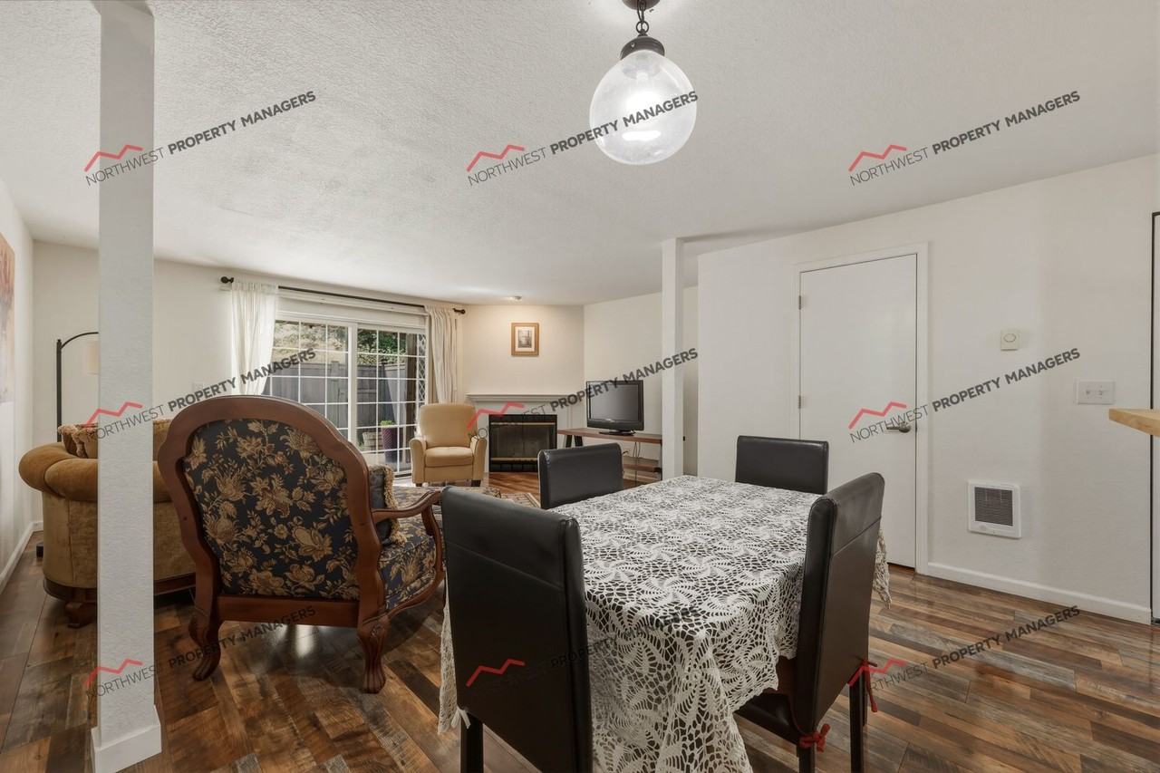 6005 Merlot Ln Se - Photo 2 of 12