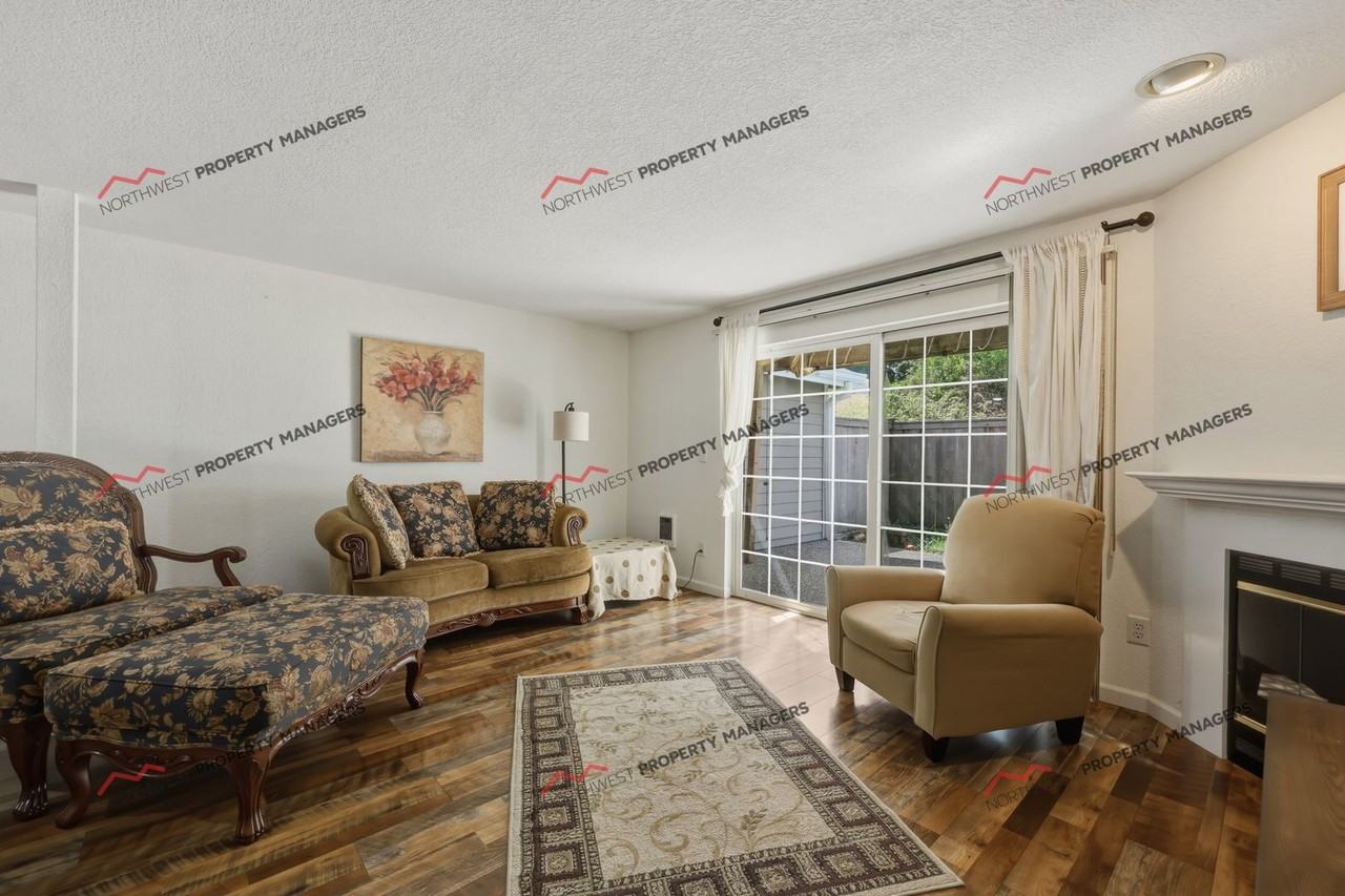 6005 Merlot Ln Se - Photo 3 of 12
