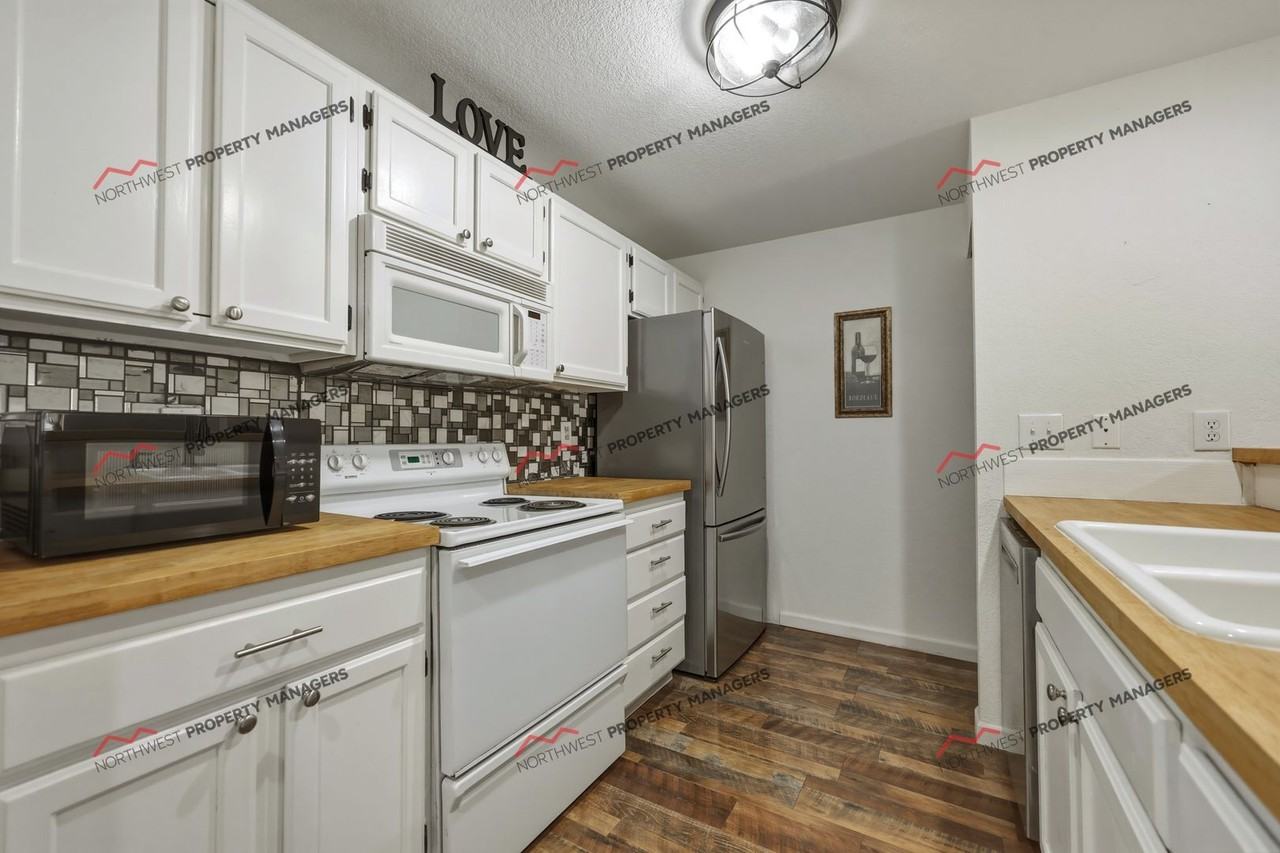 6005 Merlot Ln Se - Photo 5 of 12