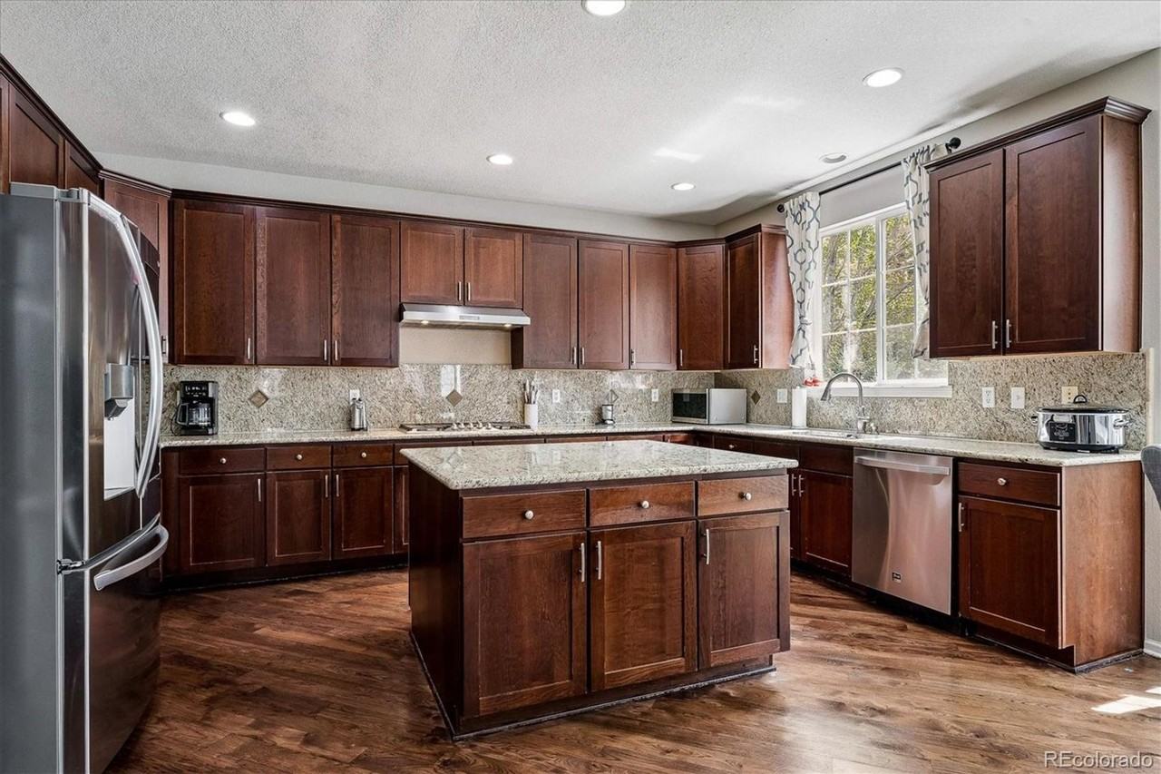 2810 Shadow Dance Dr - Photo 2 of 32