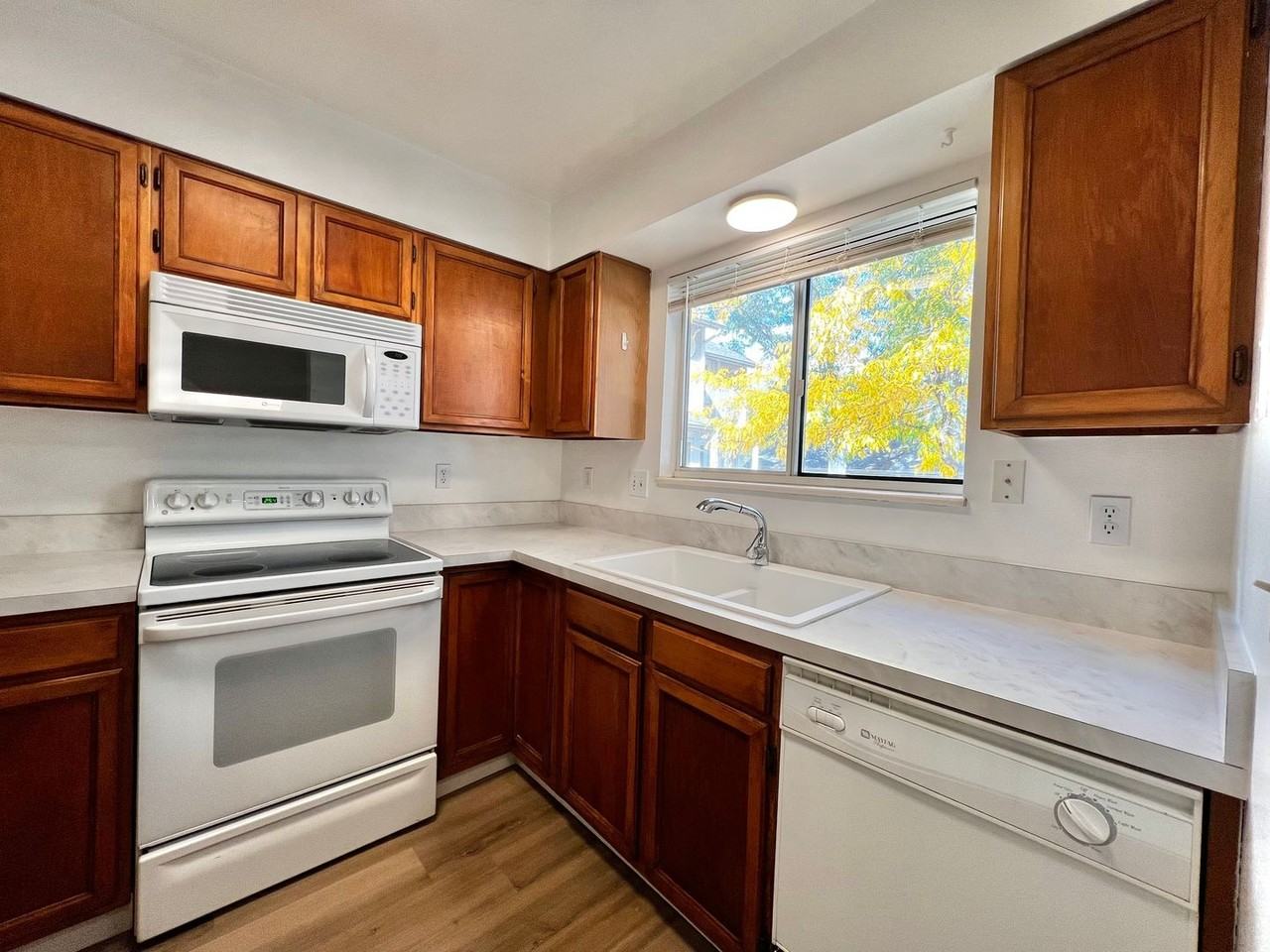 4255 Westshore Way Apt G24 - Photo 4 of 24